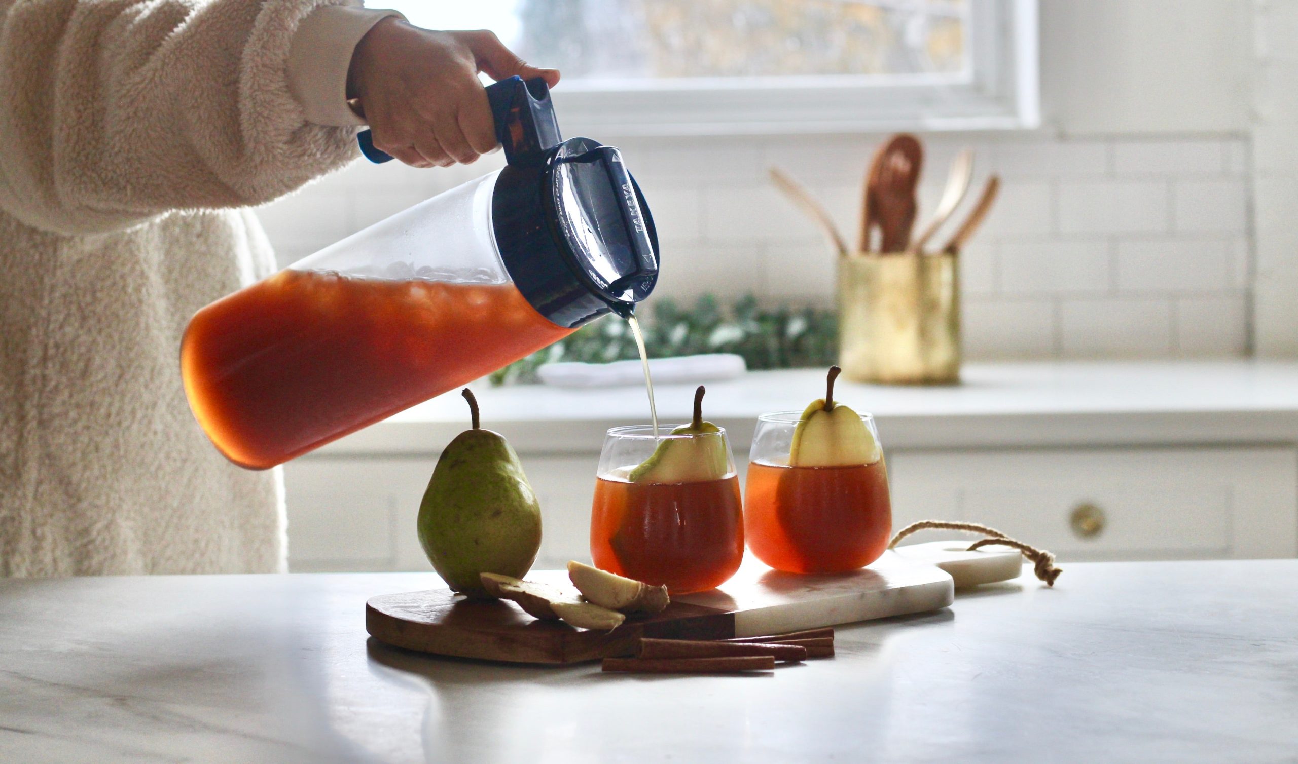 Pitcher Lid & Handle - Image 4